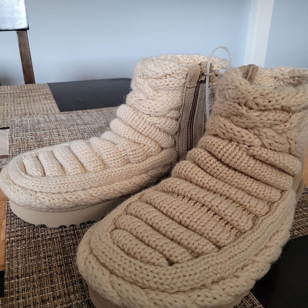 New Ugg Classic Mini Chunky Knit Short Cardy Natural Beige Womens Boot Size 5
